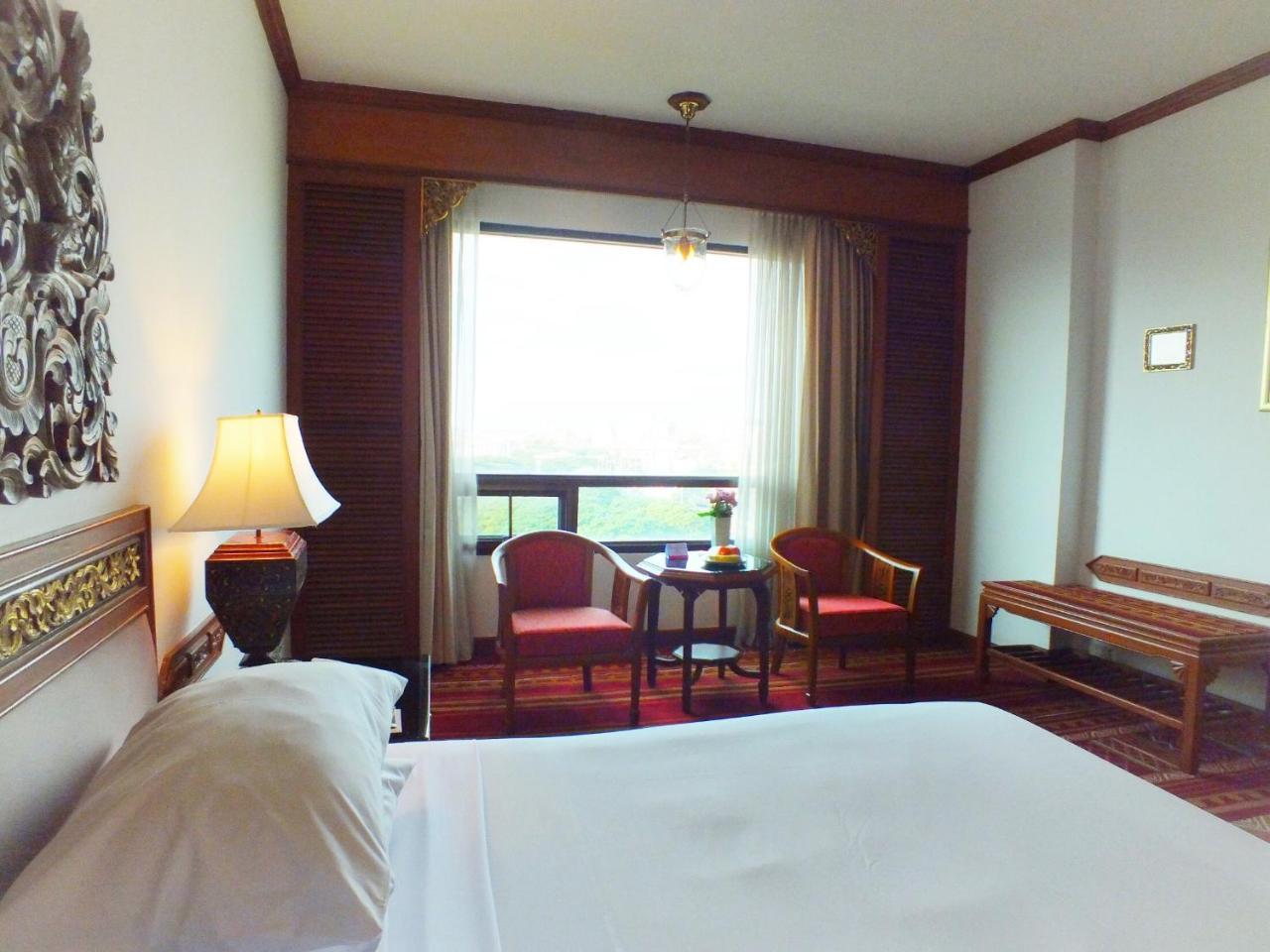 The Park Hotel, Chiang Mai Esterno foto