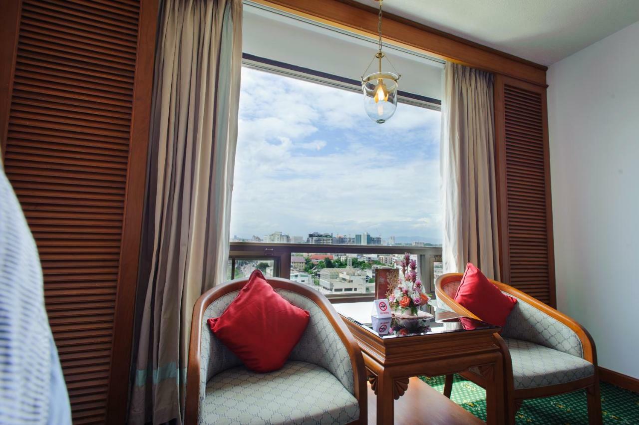 The Park Hotel, Chiang Mai Esterno foto